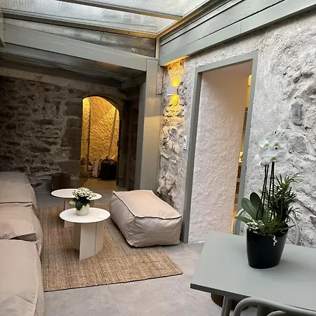 Guest house La Demeure De La Cite By Jean Bacou