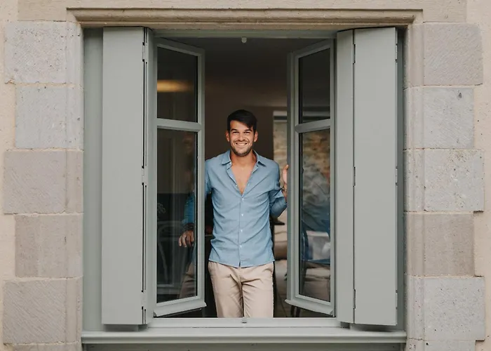 La Demeure De La Cite By Jean Bacou *