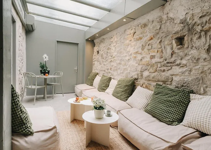 La Demeure De La Cite By Jean Bacou Гостевой дом *