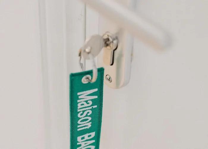 La Demeure De La Cite By Jean Bacou Гостевой дом *