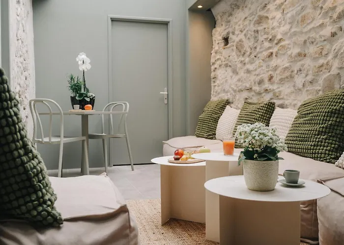 La Demeure De La Cite By Jean Bacou Carcassonne