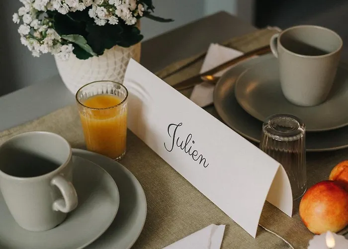 La Demeure De La Cite By Jean Bacou Gæstehus *