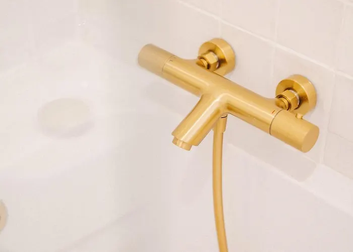 La Demeure De La Cite By Jean Bacou Каркассон